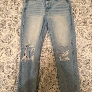 American Eagle size 8Light Blue ripped Mom Jean